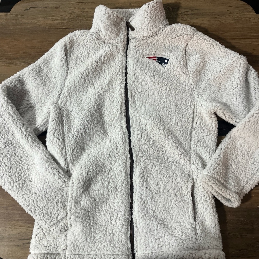 NFL juniors collection New England Patriots medium (7/9) zip up Sherpa Jacket